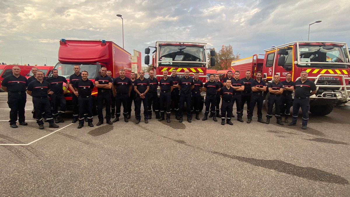 SDMIS69's tweet photo. [COLONNE SERA 1] 🔥

Départ ce vendredi matin du GIFF SDMIS pour la relève des équipes engagées depuis plusieurs semaines sur les feux de forêts en Girondes.

Les GIFF du @sdis01 , du @SDISsavoie et du @SDMIS69 qui forment la colonne de renfort de la zone Sud-Est « SERA 1 » https://t.co/mBxHPEnZvj