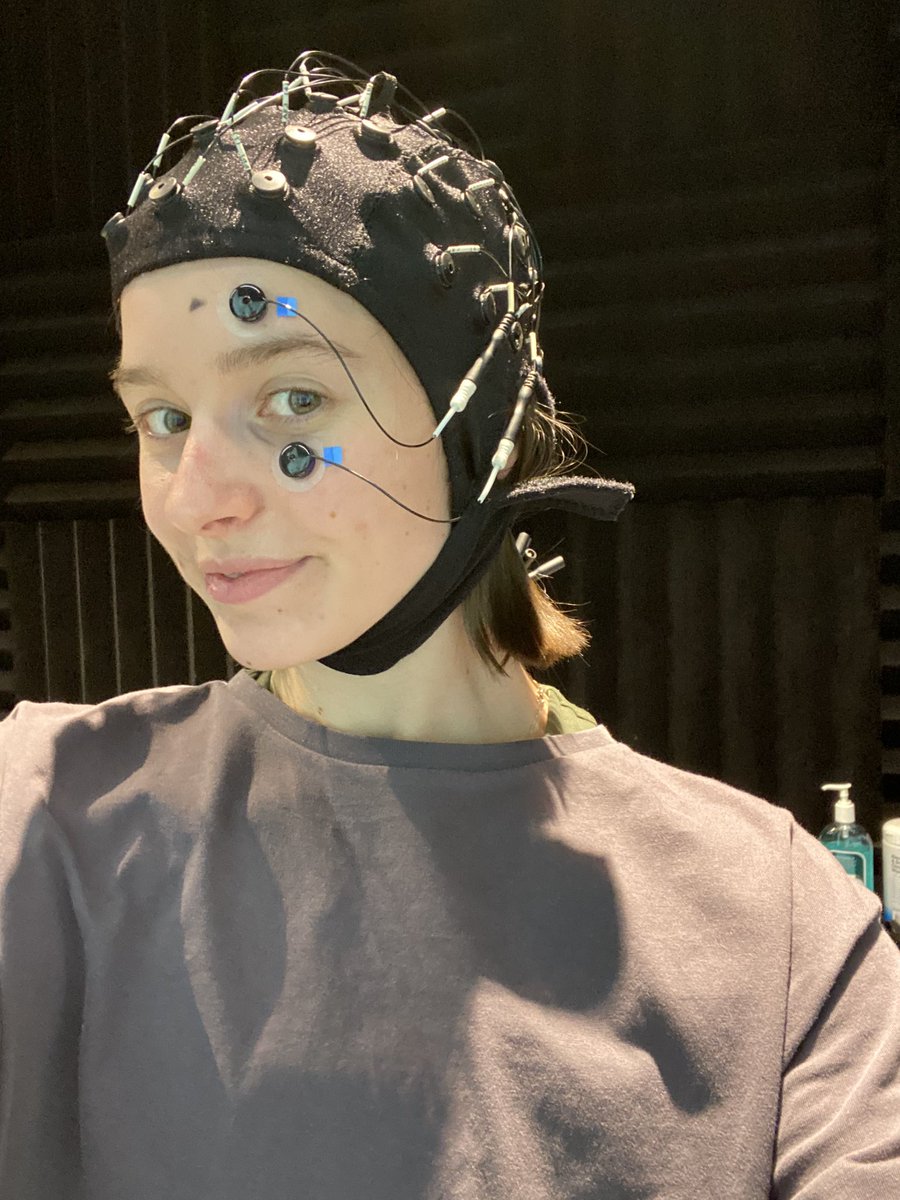 liltweetofsci's tweet photo. What a way to end the week! Participated in a neuroscience study for the understanding of emotion and memory processing. I think the EEG cap certainly has fashion trend potential 😂 https://t.co/FCFr37CEUV