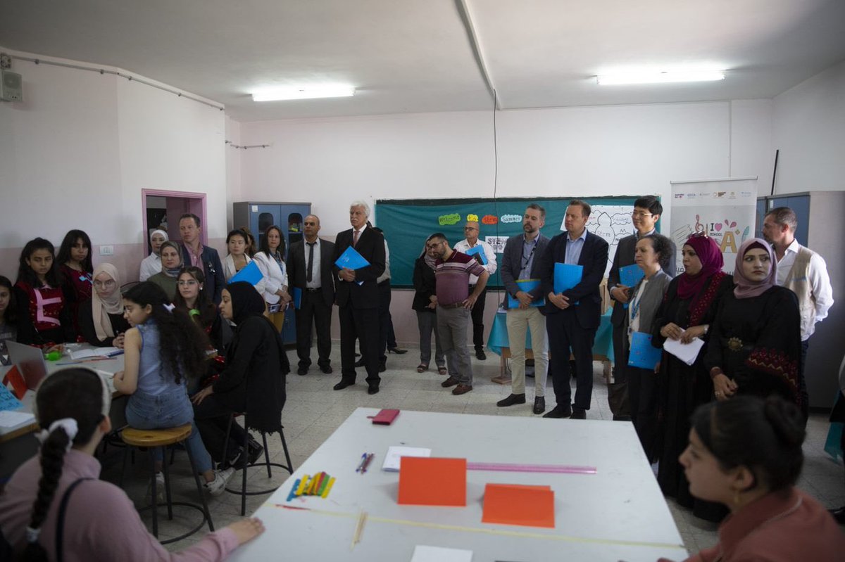 UNICEFpalestine's tweet photo. H.E Marwan Awartani Palestine’s Minister of @moeheps &amp; @UNICEFPalestine’s @LelmiU, visited the #STEM innovative learning environments for Palestinian #children in the #West_Bank. Thanks to Australia's @DFAT in Ramallah, @NorwayPalestine, #Koica &amp; @EduCannotWait for their support. https://t.co/RajbMcahGV