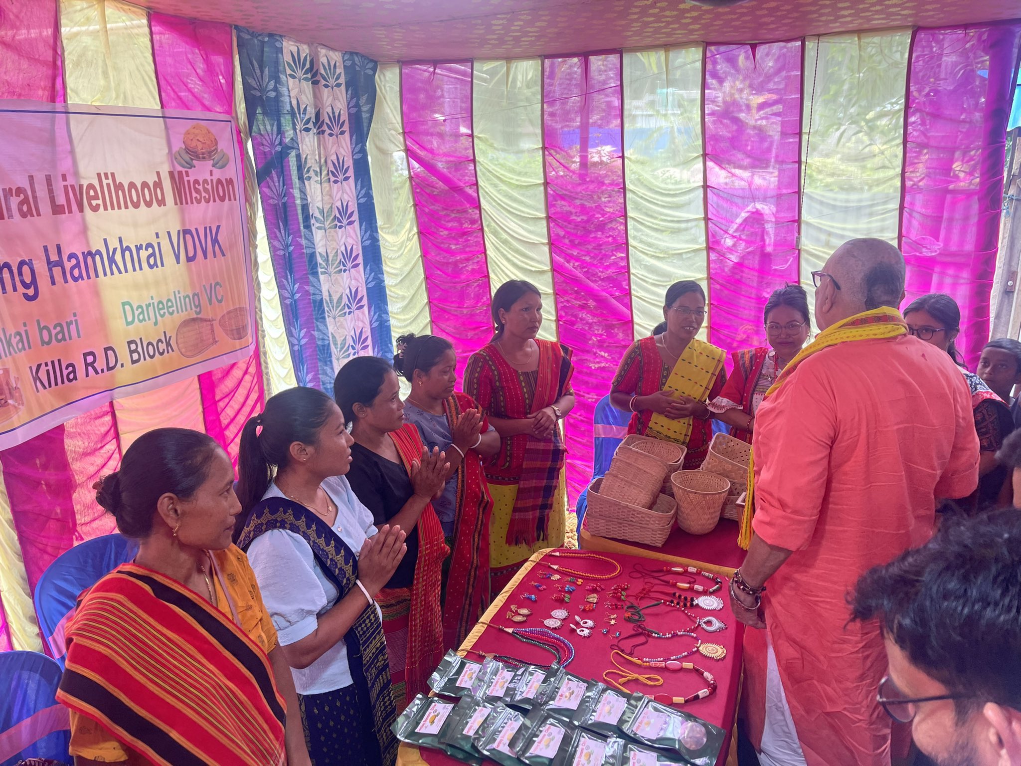 shandilya-giriraj-singh-on-twitter-interacted-with-shg-members-of