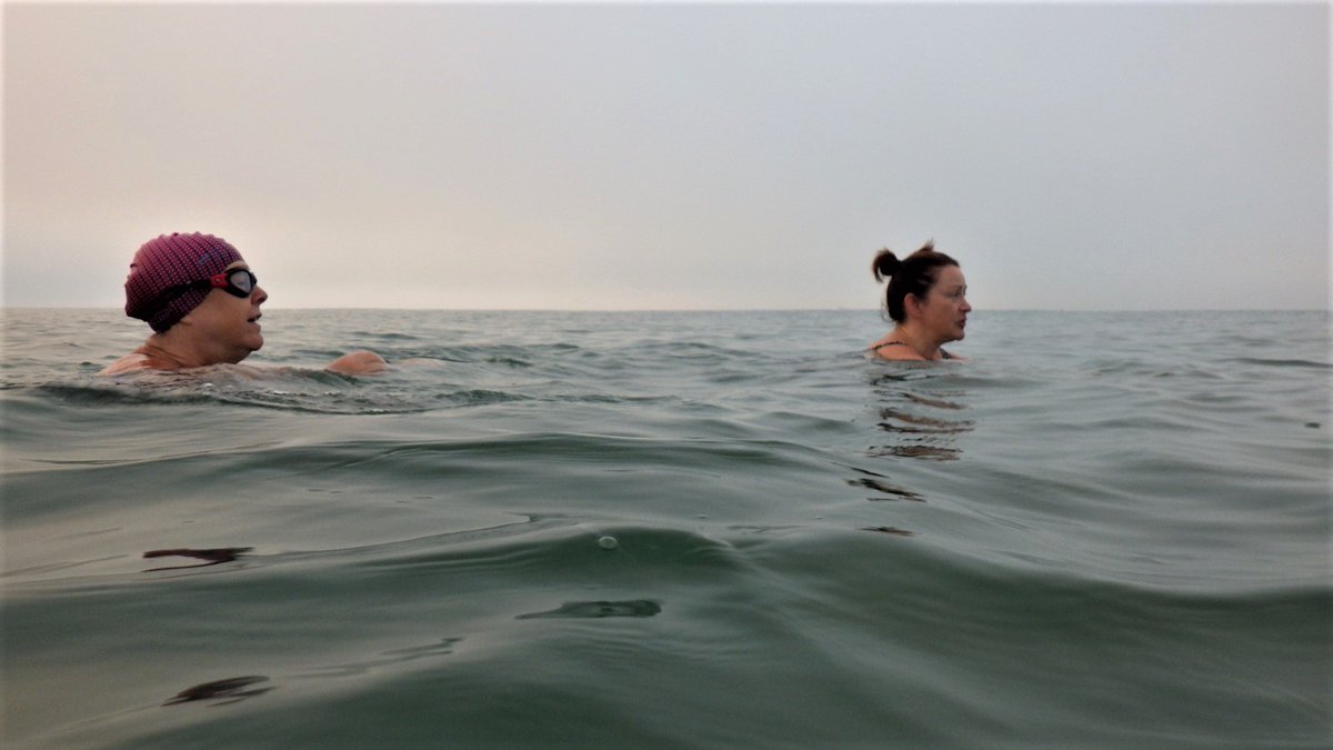 Ravilious's tweet photo. A bit of fret Friday @purplepuffin @PirateSuJa @Torncalf #EarlySwim #Seaford #SeaSwimming #OpenWater https://t.co/xfUloHqdl6