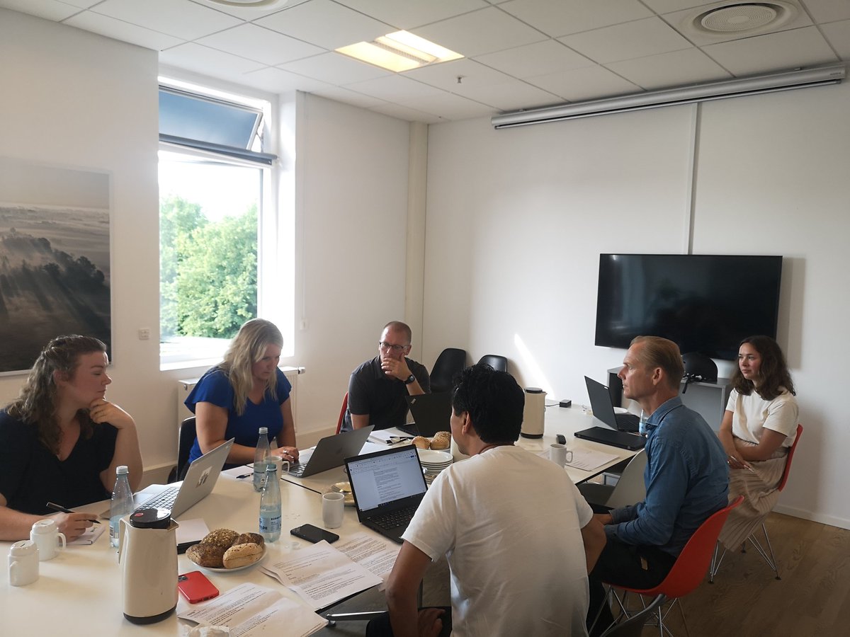 Et Spadestik Dybere tweet media