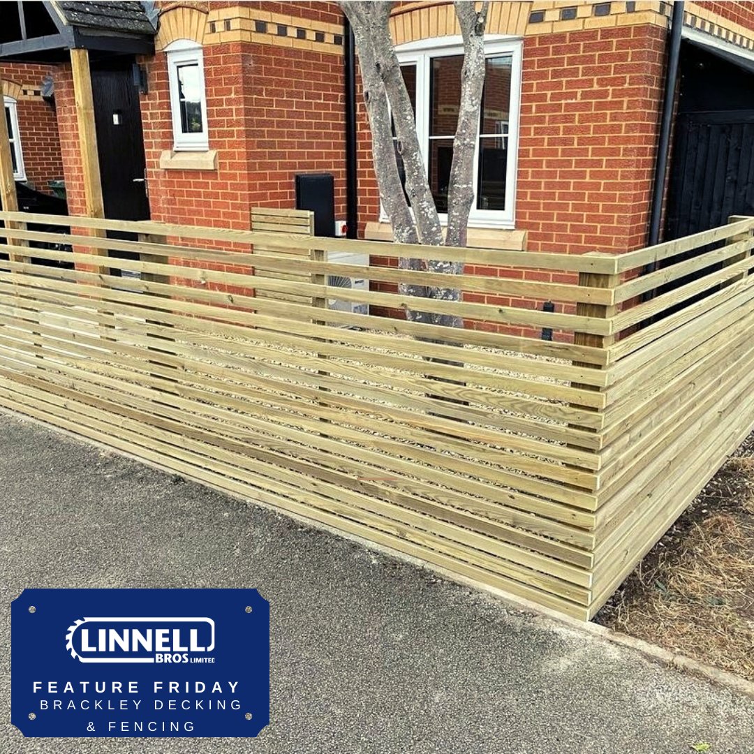 Today's #FeatureFriday is from @brackley_deck_fence for this bespoke made fence using PAR timber from Linnell’s. 

#fridaymorning #fence #Customerphoto #NorthantsHour #northantsbusiness #SupportLocal #brackley #newbuild