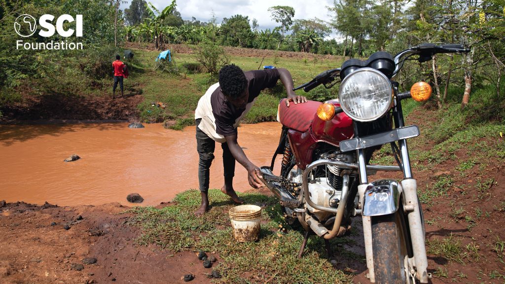 unlimit_health's tweet image. 💧 Any contact with contaminated surface water carries risk of #schistosomiasis infection – not just the laundry, swimming and fishing we usually hear about, but also something as ‘urban’ as washing a vehicle 🏍

@siwi_www #WWWeek22 #WorldWaterWeek2022 #BeatNTDs #WASH