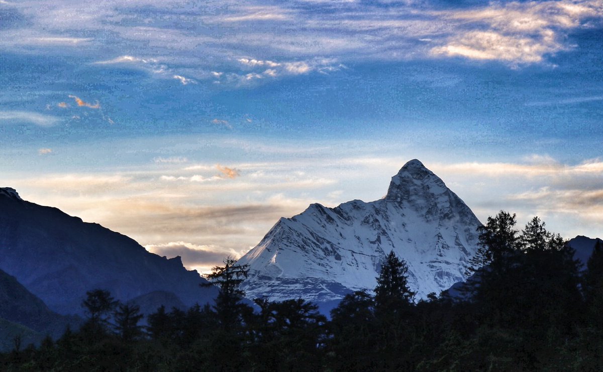 IndianArmy expedition team to scale 'Mount Kamet', 2nd highest peak in  #Uttarakhand, was flagged off from #Goting, #Uttarakhand. The peak located  at an altitude of 7756 meters \u0026 known as 'Kang Med',, image size:1200x741