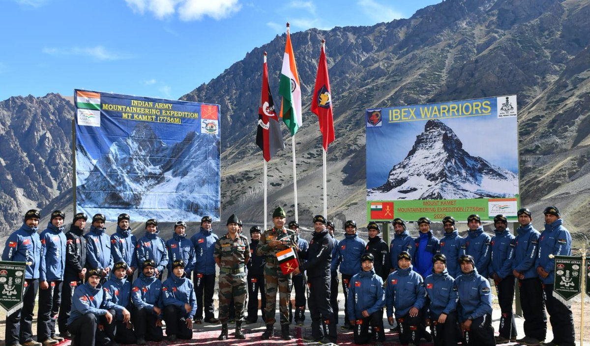 adgpi's tweet photo. #IndianArmy expedition team to scale ‘Mount Kamet’, 2nd highest peak in #Uttarakhand, was flagged off from #Goting, #Uttarakhand. The peak located at an altitude of 7756 meters & known as ‘Kang Med’, is climbed by hardened mountaineers.
#IndianArmy https://t.co/znpHGXrg8N