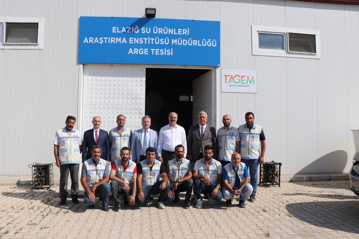 Elazığ Valisi Sayın Dr. Ömer TORAMAN Ar-Ge Merkezini ziyaret etti. Kurum Müdürümüz Özkan ÖZBAY Ar-Ge Merkezimizde yürütülen projeler ve çalışmalar hakkında bilgiler verdi. Valimize ziyaretlerinde  İl Özel İdaresi Genel Sekreteri Ali ŞİŞ ve Meclis Başkanı İbrahim ŞERBET eşlik etti