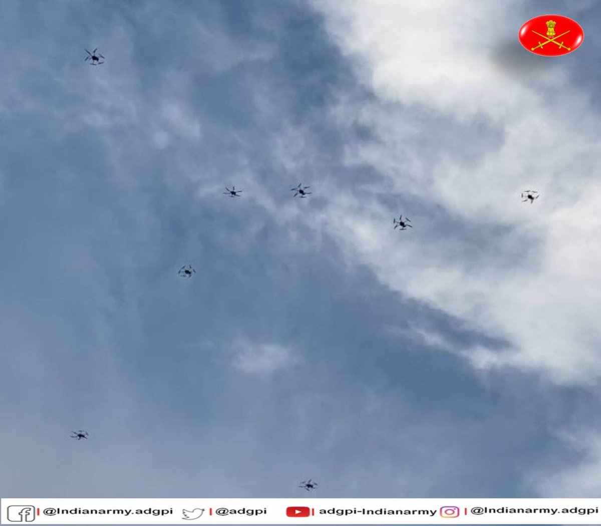 adgpi's tweet photo. #KnowYourArmy

#SwarmDrones being inducted into the Mechanised Forces, duly embracing the niche &amp; disruptive technologies, will provide an edge to #IndianArmy in meeting future security challenges.

#AtmaNirbharBharat 
#IndianArmy 
#InStrideWithTheFuture https://t.co/Ly4A9BieAV
