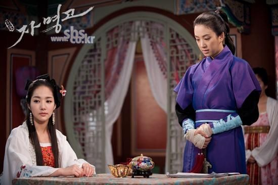 KoalaDream1's tweet photo. #MyOpinion
#JungRyeoWon

تقریباً از اولین سریال‌های کره‌ای که خودم دیدم، سریال #PrincessJaMyungGo بود.
(داستان نتیجهِ جومونگ/پسرِ موهیول)
و سوای از داستان ریون‌وون یه جور خاصی به دلم نشست.
هم خودش، هم چهره‌اش، هم داستانش.
و اینطوری شد که این سریال برام سریال خاصی شد و+ https://t.co/VDIteRKzTI