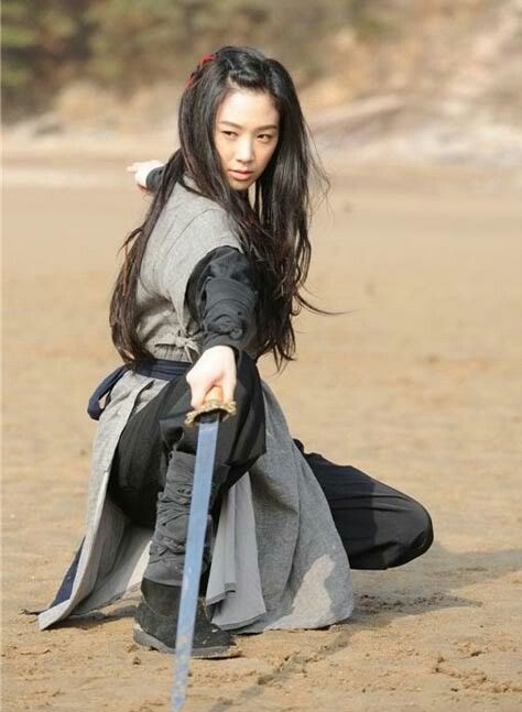KoalaDream1's tweet photo. #MyOpinion
#JungRyeoWon

تقریباً از اولین سریال‌های کره‌ای که خودم دیدم، سریال #PrincessJaMyungGo بود.
(داستان نتیجهِ جومونگ/پسرِ موهیول)
و سوای از داستان ریون‌وون یه جور خاصی به دلم نشست.
هم خودش، هم چهره‌اش، هم داستانش.
و اینطوری شد که این سریال برام سریال خاصی شد و+ https://t.co/VDIteRKzTI