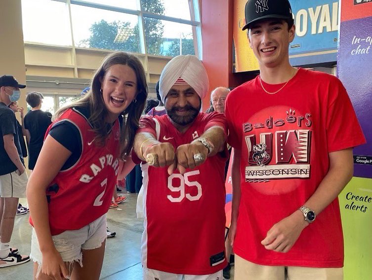 Thank you @FIBAWC for a great evening of basketball! Shout out to @superfan_nav for stopping to say hi! @craig_mcaulay