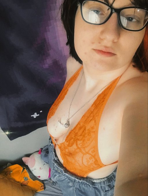 Hii #nsfwtwt !! 🥰 ~24 ~Bi ~#sellingcontent #onlyfansgirl  ~$5 DM fee ~Daily pics on my #onlyfans  ~Asking<a href="/tag/nsfwtwt"class="tags">#nsfwtwt</a><a href="/tag/sellingcontent"class="tags">#sellingcontent</a><a href="/tag/onlyfansgirl"class="tags">#onlyfansgirl</a><a href="/tag/onlyfans"class="tags"><span>#onlyfans</span></a>