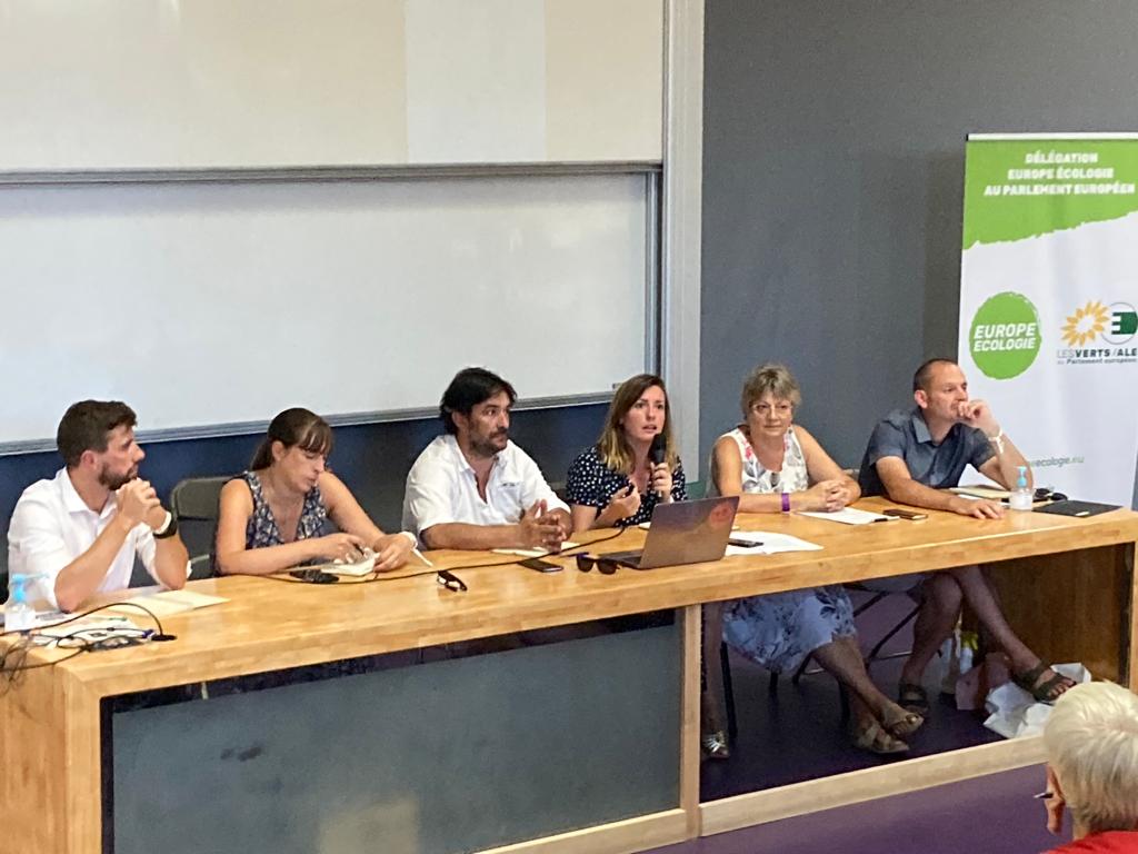 MariePochon's tweet photo. Remettre les ruralités au centre de la pensée écologiste 🌱👉 On en a échangé hier aux #JDE2022 et vous pouvez nous rejoindre pour bâtir une écologie populaire et rurale ✊️ ( pas de formulaire magique encore, mais dispo en MP 😀) https://t.co/EXBTycKOZd