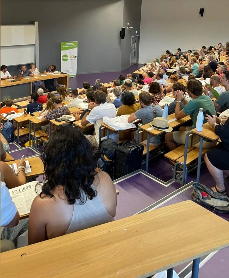 MariePochon's tweet photo. Remettre les ruralités au centre de la pensée écologiste 🌱👉 On en a échangé hier aux #JDE2022 et vous pouvez nous rejoindre pour bâtir une écologie populaire et rurale ✊️ ( pas de formulaire magique encore, mais dispo en MP 😀) https://t.co/EXBTycKOZd