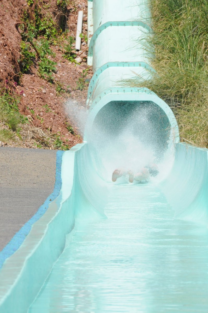 Whoo sun's out again and tickets are flying out the door today - some early tickets this morning left or much later this afternoon, please book online (no-walkins) splashdownwaterparks.co.uk/quaywest #Devon #Splashdownwaterparks