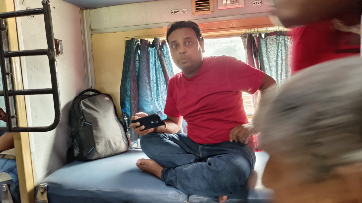 knowyplanet's tweet photo. @RailMinIndia @RailMadad 
Train no 12327 coach B3 seat no 40 side upper
A passanger from side lower seat not allowing me to sit in side lower seat. Please help. https://t.co/8DKHk02ihi