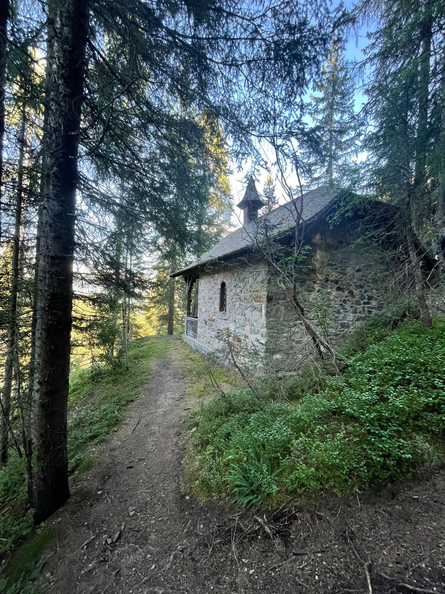 StantonReview's tweet photo. Hoping to brighten your day with these stunning shots! 😍
#stantonamarlberg
👉 The Weather: https://t.co/SYkLXrS8vx
👉 Events: https://t.co/2XVmcWYxtX
👉 Accommodation: https://t.co/5IKix0I8rI
📍#Galzig - #Maiensee - #Stiegeneckkapelle
📸 S. Falch https://t.co/x7DDXL0CQA