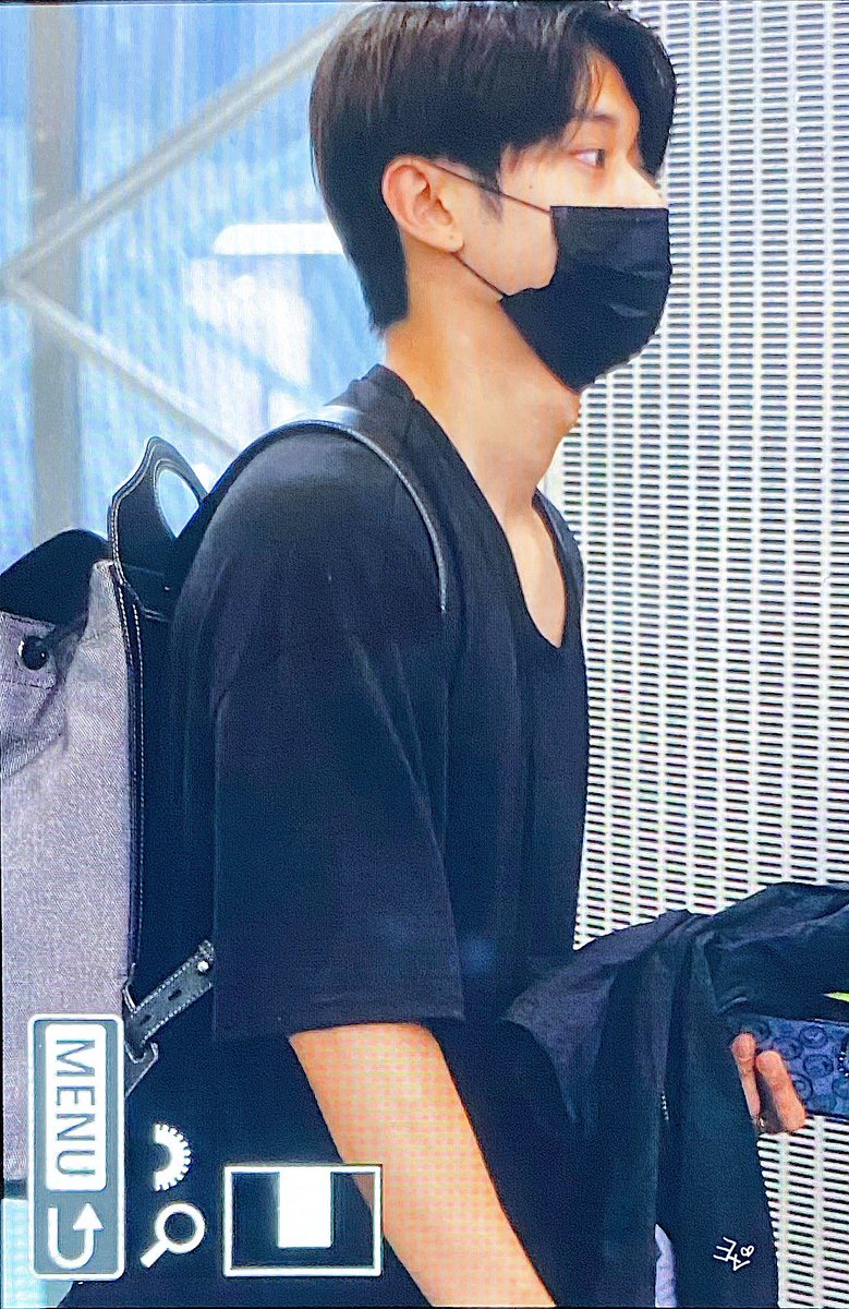 eternalvisual's tweet photo. 220826 도착🛬

#에이비식스 #AB6IX           
#KIMDONGHYUN #김동현 https://t.co/QWBXikQmsj