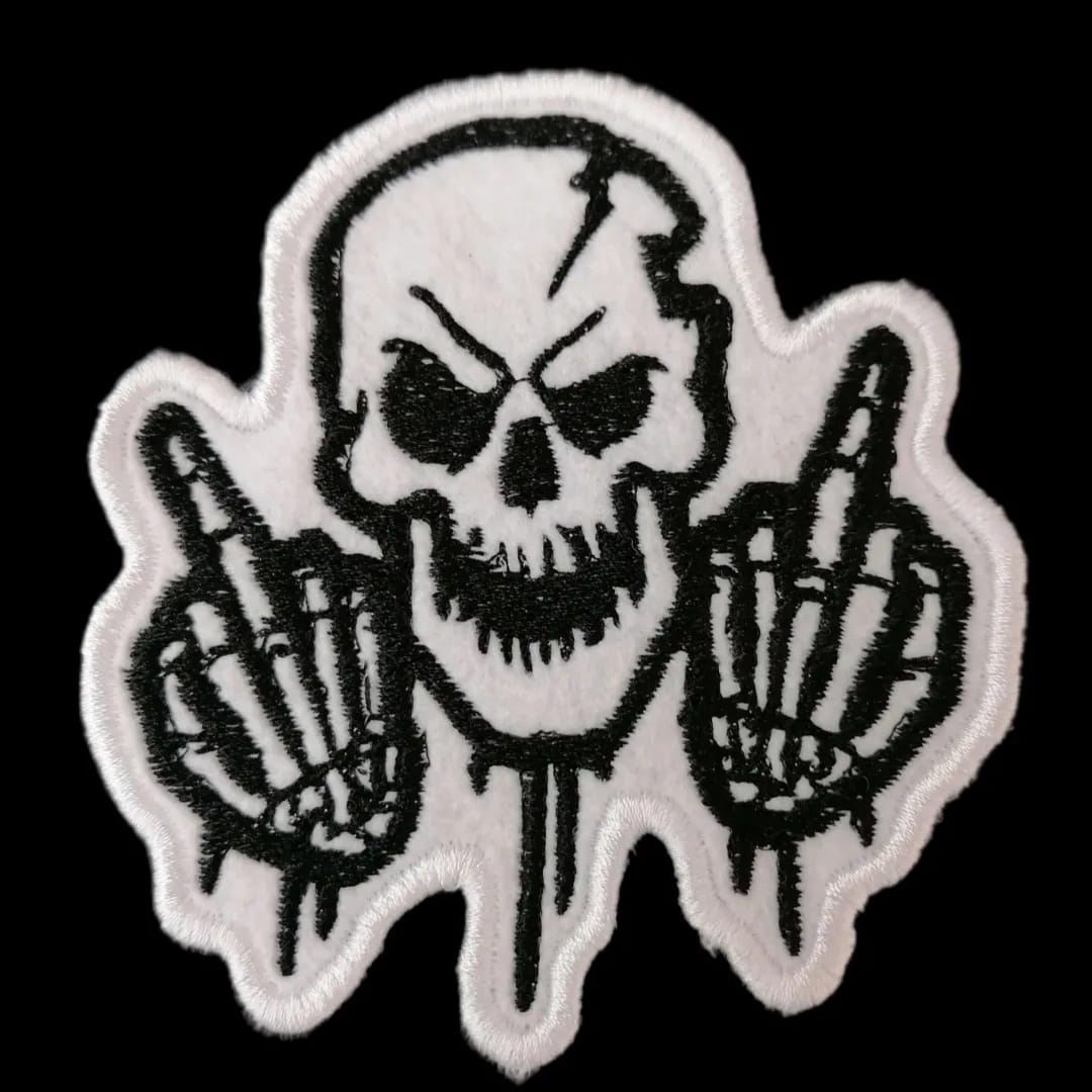 EclatsMille's tweet photo. Nouveau patch brodé personnalisé.
Bientôt disponible sur la boutique etsy.
https://t.co/HzmAb5cN1M
#skull #skullpatch #skullembroidery #handmade https://t.co/Cz975qcWnU