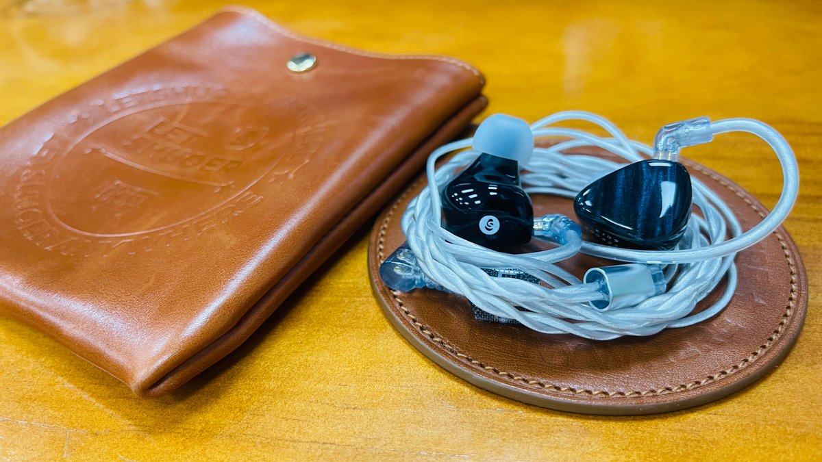 letshuoer_jp's tweet photo. Having a great Friday with LETSHUOER EJ09
https://t.co/QAJuKVwzdA
#letshuoer #letshuoerej09 #イヤホン #ヘッドフォン #音楽 #inearmonitor #inearmonitoring #earphone #headphones #audiohifi #hifi #iem #inearmonitor #audiophile #musiclover #music #stage #djinear #stagemonitor https://t.co/Swr0vCIb7S