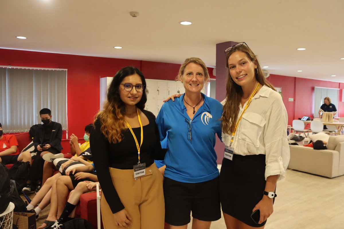 RegentsSchool's tweet photo. A warm welcome back for a visit from two of our Class of 2020. Iulia is studying Medicine at Edinburgh in the UK and Ayushi is studying Commerce at Queens in Canada.

#GoRISP 
#SixthForm
#IBDP 
#Alevels https://t.co/R3B8KSxXQB