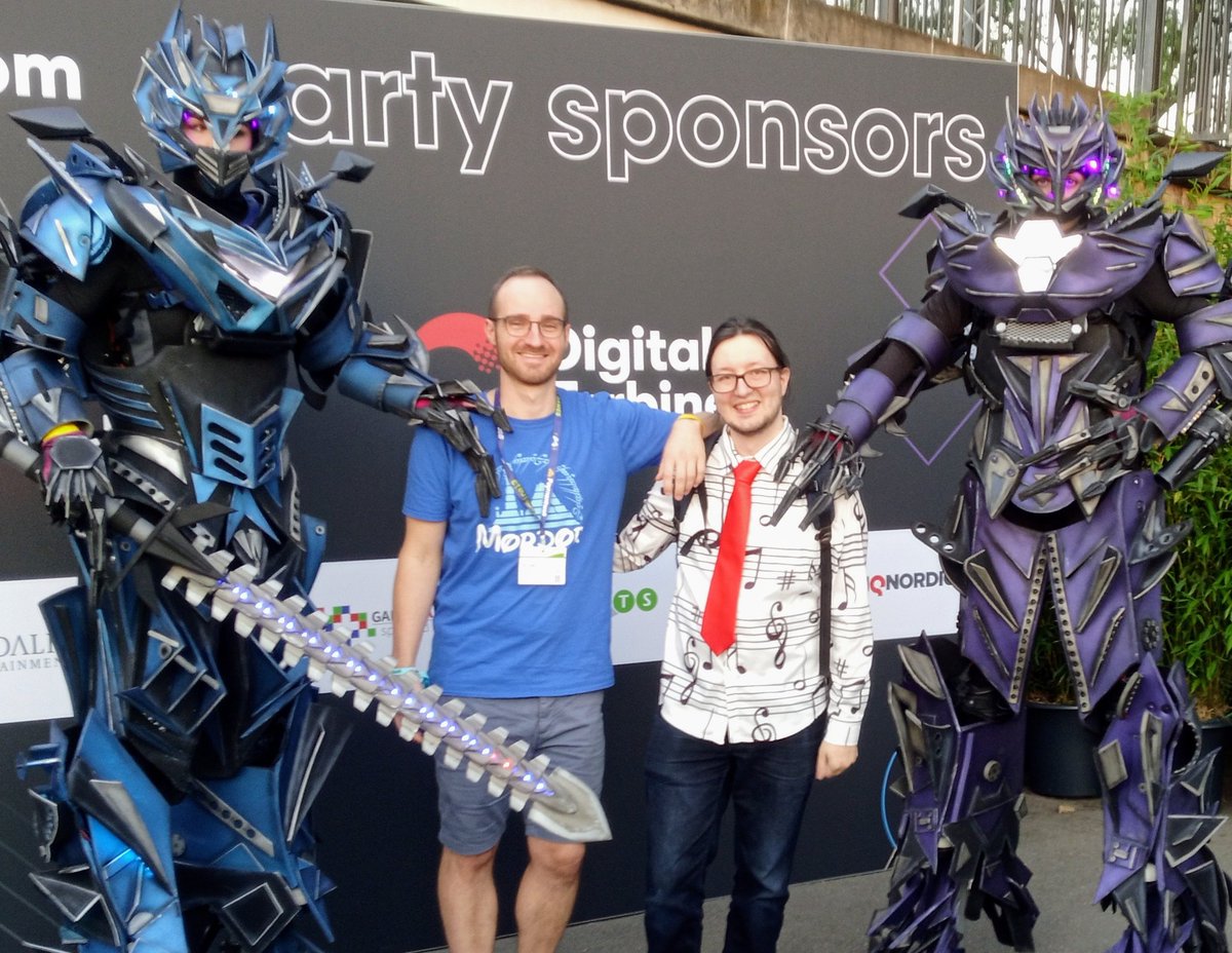 How many hours does it even take to build such an awesome costume?? Insane stuff at the #gamescom2022