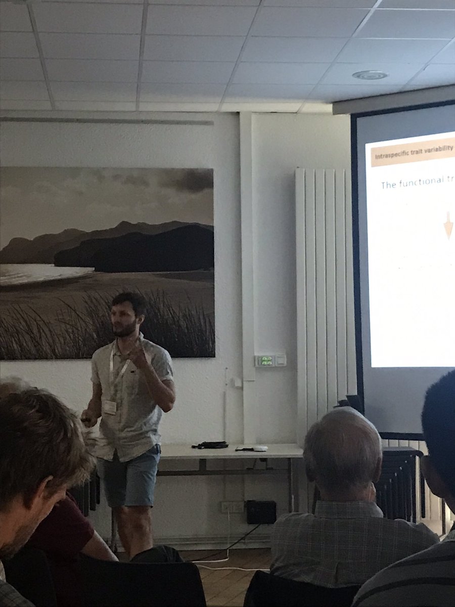 Trystan‘s turn to talk about intraspecific trait variability at #Nereispark. Great talk! <a href="/sanders_trystan/">Trystan Sanders</a> <a href="/UoS_OES/">UoS OES</a> <a href="/OES_MBERG/">MBERG</a>