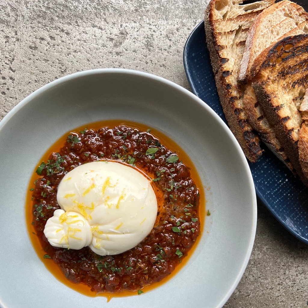 puresouthdining's tweet photo. Burrata appreciation post !!
New to the menu //
Burrata, tomato, basil, chargrilled sourdough

#newmenu #burrata #vegetarian #puresouthkitchen https://t.co/tBo8PBy7eH