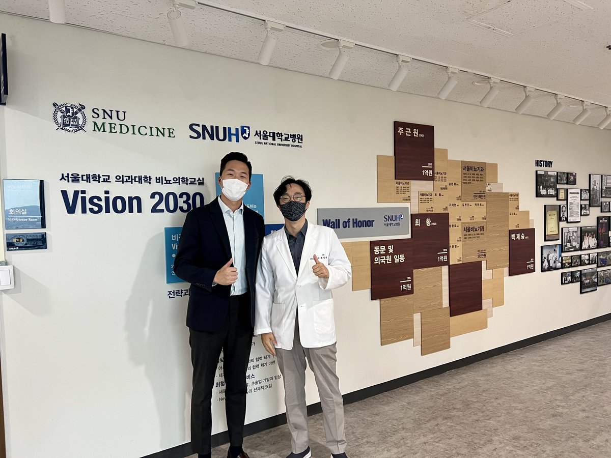 BrianHuang188's tweet photo. Very glad to visit Prof. Sung Yong Cho in his hospital - Seoul National University Hospital, it was my pleasure to learn the stone treatment knowledge in Korea from him. @kmoretry
#KUA #SNUH #seplou #Lscope #ureteroscope #urology #endourology #RIRS #PCNL https://t.co/BYTaigC9eJ