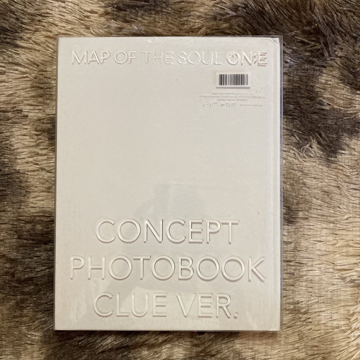 teyxxibought's tweet photo. WTS LFB BTS MAP OF THE SOUL ON:E PHOTOBOOK CLUE VER https://t.co/xVkSm2hba8