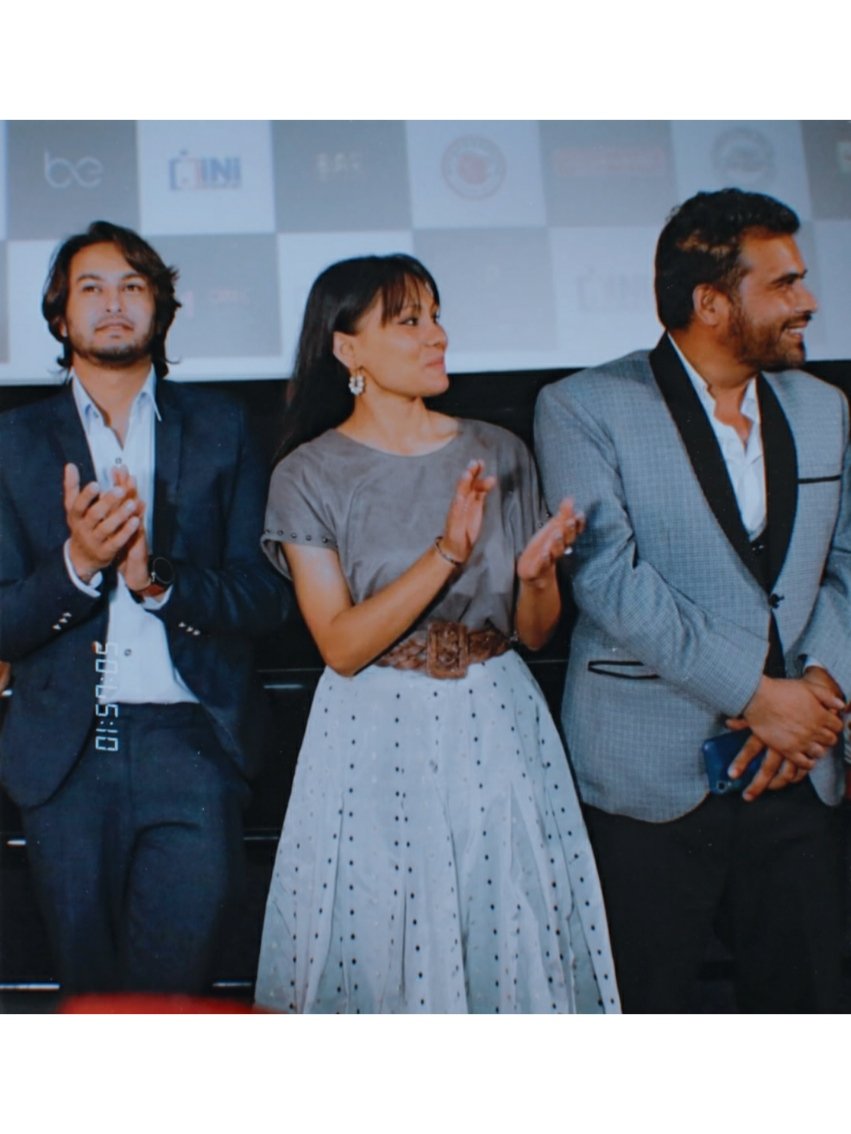 Renuyogi2's tweet photo. Namaste everyone 🙏

Our cinema 'Prakash' is your now 🤗💗

Enjoy your precious time watching Nepali cinema with your family and friends 💖 

We're sending lots of love to you and your families 🤍 

See you in cinemas
#PrakashTheFilm 
@pradeepktweets @iamdineshraut https://t.co/fiwrDQTcUH