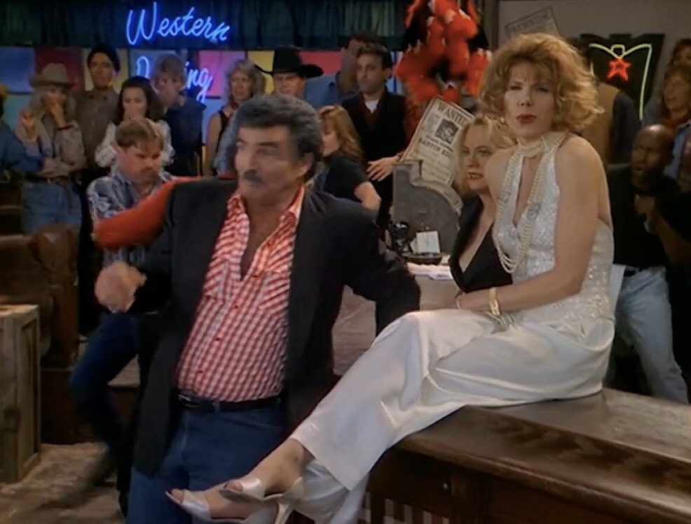 wlwgotme's tweet photo. season 1, episode 13, “all cheese stands alone” https://t.co/zlEohTJZLH