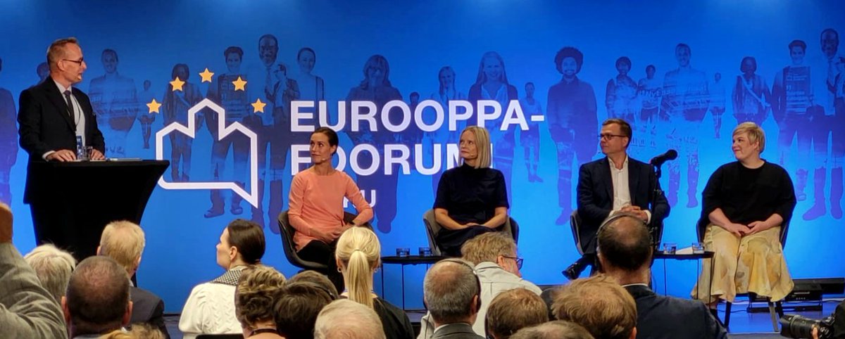 Europoliittinen pääministeritentti on live!
Avauksena, onko Eurooppa onnistunut energiapolittiikka onnistunutta.

Pääministeri <a href="/MarinSanna/">Sanna Marin</a> korosti kommentissaan Euroopan maiden yhteistyön rajoittuneisuutta. Energiapolitiikkaan on liittynyt retorisia haasteita.
#eurooppafoorumi