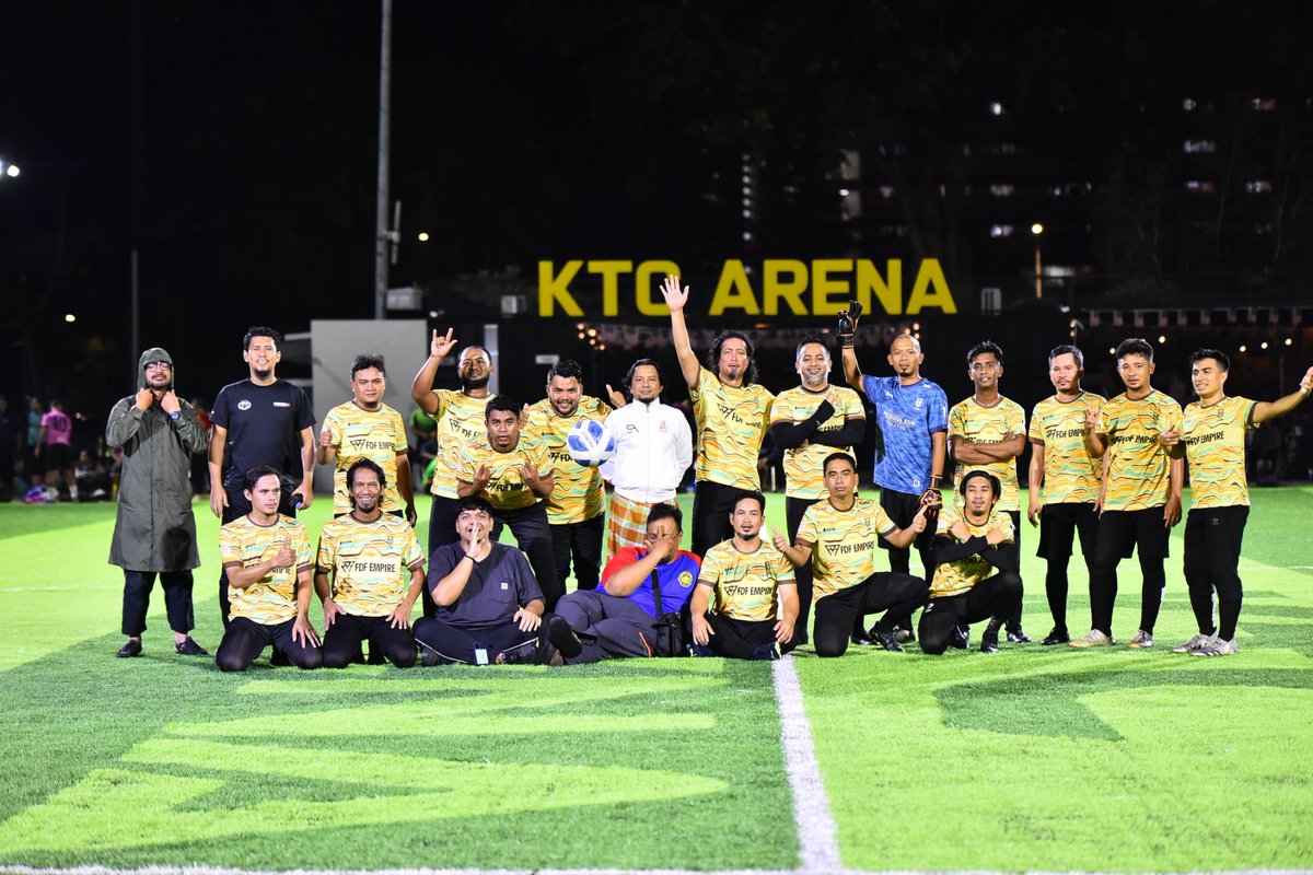 Mohddez's tweet photo. VIKINGMAINBOLA
Akhirnya scored gok gol dengan @ucviching KT lwn Goat Island.
ade orang kabo gol tu level2 #FifaPuskas dengan tru ball ala2 pirlo dari RazrolShah Rahim hahahhaha
#DezPiero
#UCVKT
#LaFamiglia https://t.co/eXaq4hOWNC