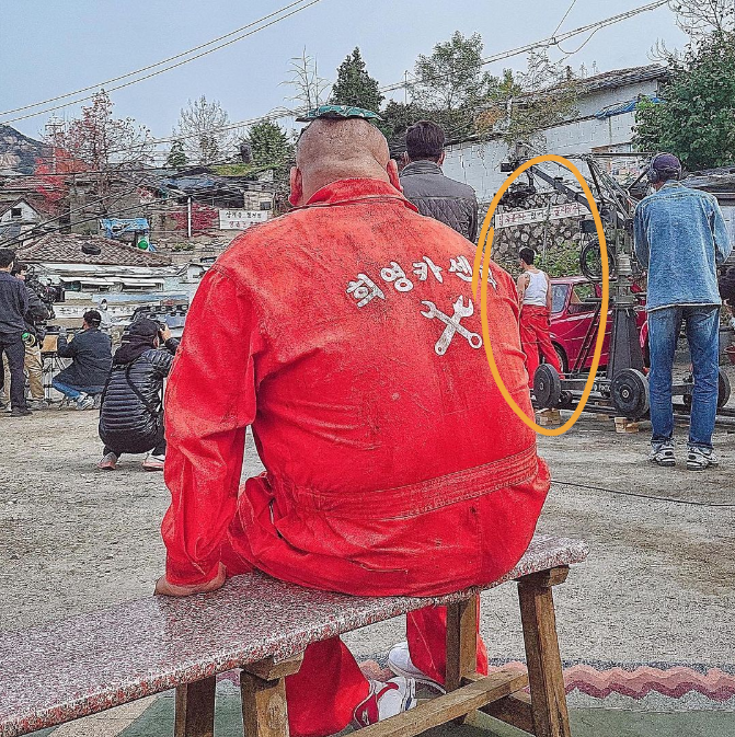 OnlyLookAtMino's tweet photo. [‼] choon6 Actor IG Update with behind the scenes of "Seoul Vibe" with Galchi family📸

"Thank you for making fun memories"

▶️https://t.co/FkRb88m8yE

ACTOR MINO FILM DEBUT
#SONGMINO_SEOULVIBE #MINO #송민호
@official_mino_위너 송민호 @yginnercircle https://t.co/YZ2cQmb2dd