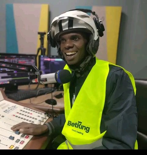 AfricaFactsZone's tweet photo. Kenyan Comedian, Arap Marindich became an internet sensation, after he recorded a video imitating the World Rally Championship Drivers who participated in the June 2022 Safari Rally in Kenya. https://t.co/1Mgrko3lFe