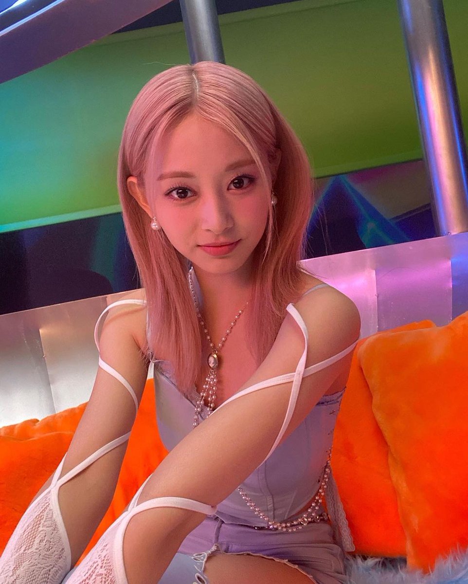 tzugram's tweet photo. (2)
#쯔위 #TZUYU  #ツウィ #周子瑜 https://t.co/MurfIP6hmp