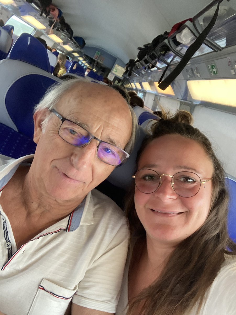 PCF531's tweet photo. ⏰C’est la rentrée ! Direction #Strasbourg pour les #UEPCF. De quoi nourrir nos réflexions et les luttes à venir. #Jeunesses #Abstention #Logement #ÉgalitéFemmesHommes #Paix #Écologie #Éducation #ServicesPublics #Santé #Économie #Énergie etc etc. #JoursHeureux https://t.co/9bgUvi1j03