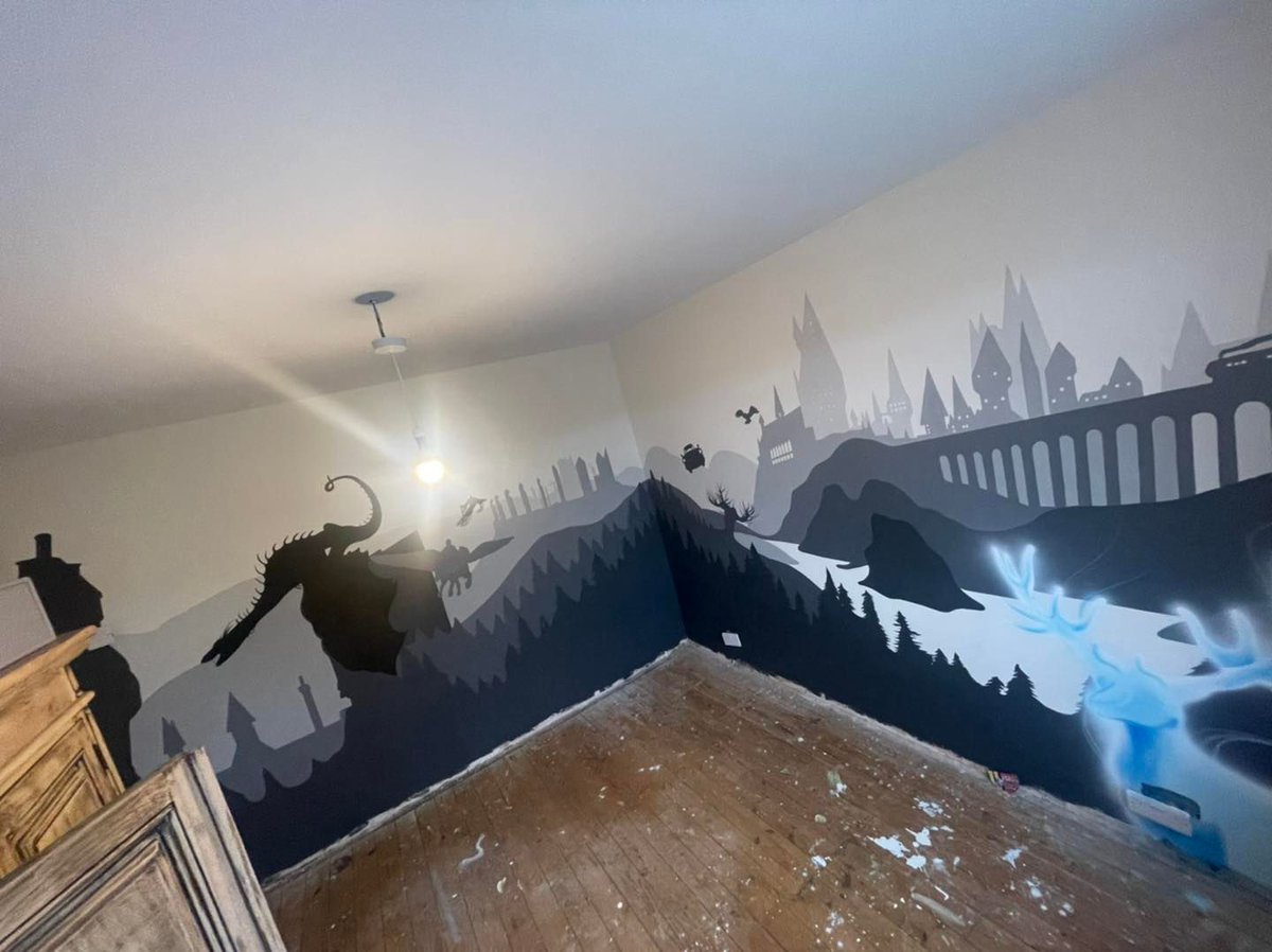 Creativemuraluk's tweet photo. Harry potter themed nursery painted at Dronfield
We painted the Hogwarts castle in a range of greys using a popular image.
#harrypotter #johnstones #tesa #creative #murals #portraits https://t.co/JKDYHUFsIf