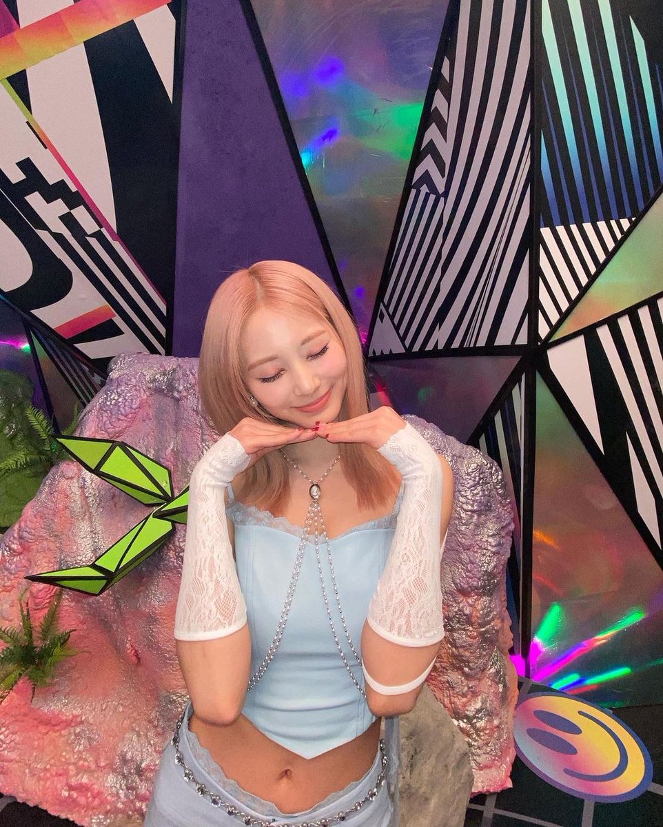 tzugram's tweet photo. Tzuyu's (@/thinkaboutzu) Instagram update! (1)

"#TalkThatTalk"    

#쯔위 #TZUYU  #ツウィ #周子瑜 https://t.co/FDxkmoXWUt