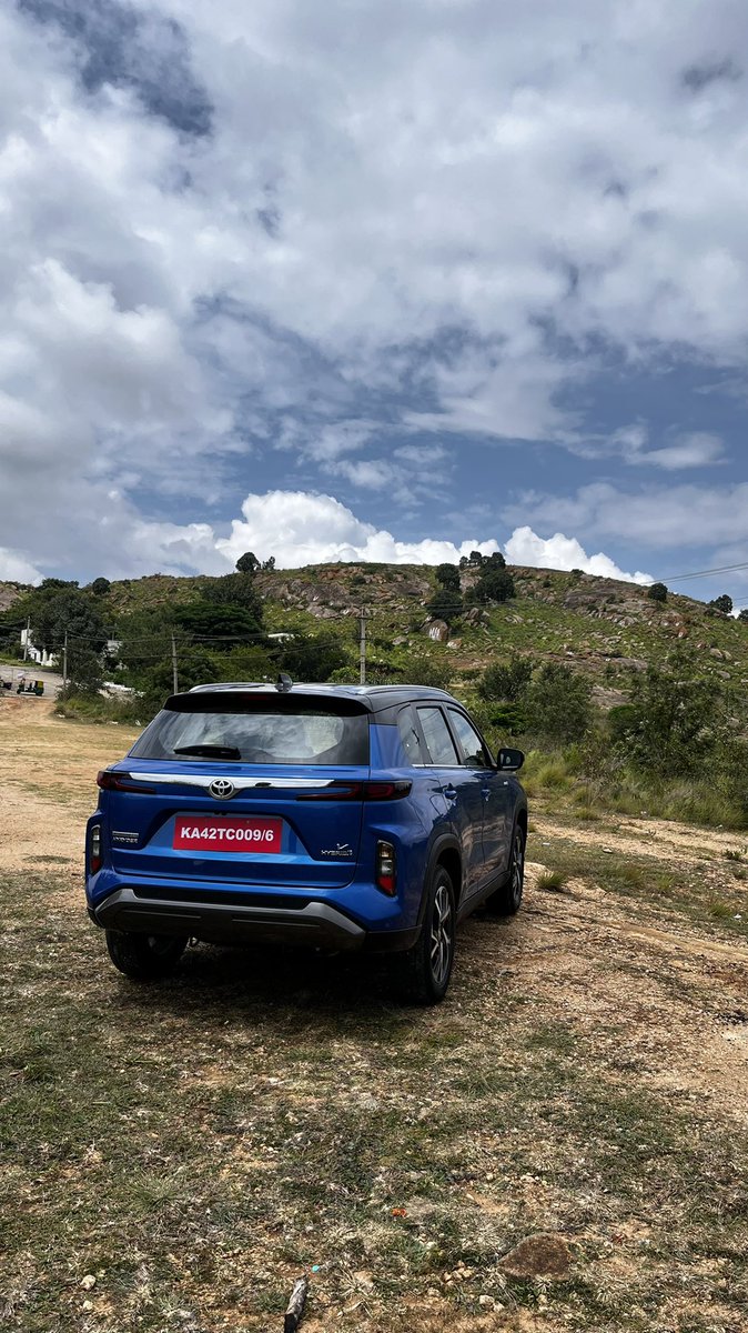 d_arup's tweet photo. Redefining the hybrid life: Meet the new Toyota Urban Cruiser Hyryder.
#ToyotaIndia #toyotahyryder #hybrid #suv #expressdrives https://t.co/tfhAzAnnk2
