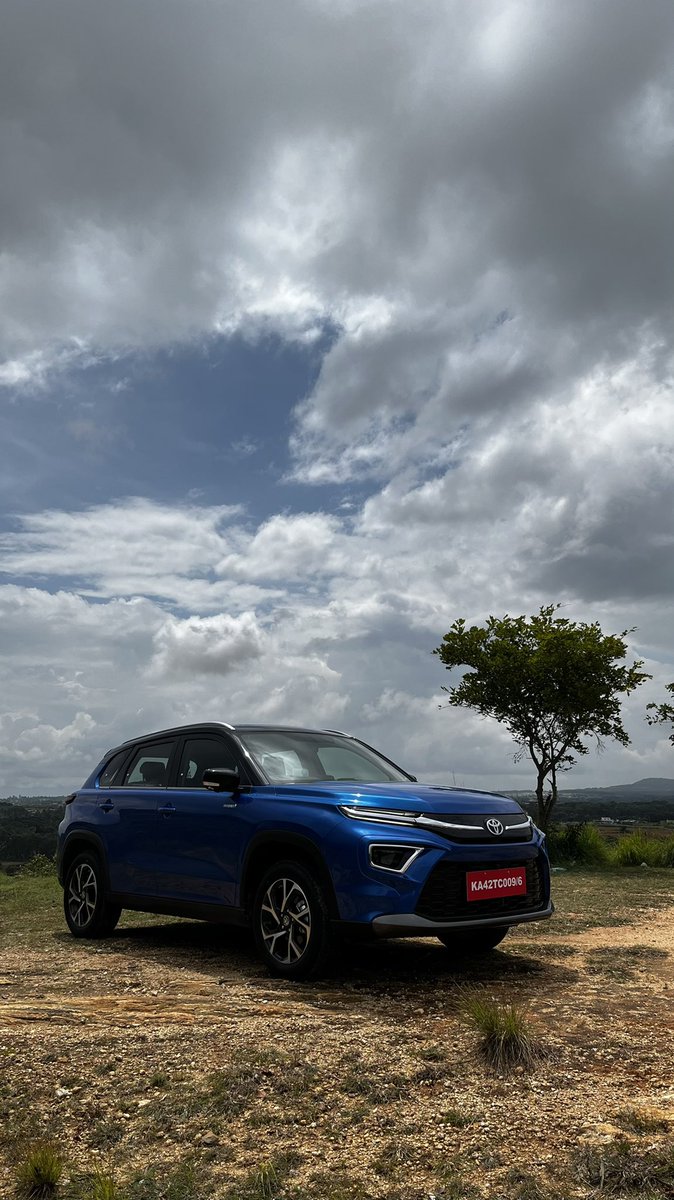 d_arup's tweet photo. Redefining the hybrid life: Meet the new Toyota Urban Cruiser Hyryder.
#ToyotaIndia #toyotahyryder #hybrid #suv #expressdrives https://t.co/tfhAzAnnk2