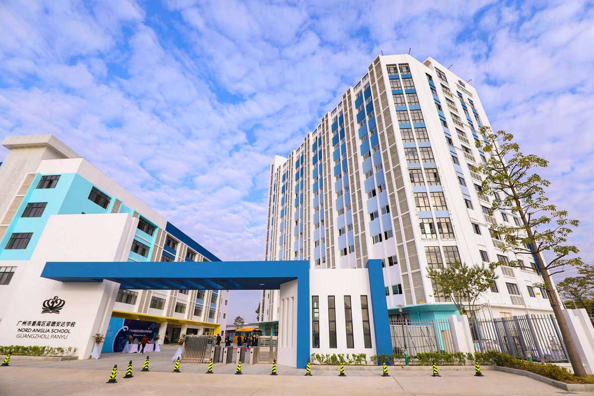A closer look: Nord Anglia School Guangzhou, Panyu 🔎

Our bilingual day and boarding school for children aged 6-15, which offers a world-leading education that blends the best of eastern and western teaching.

#OutstandingLearningEnvironments #NordAngliaEducation