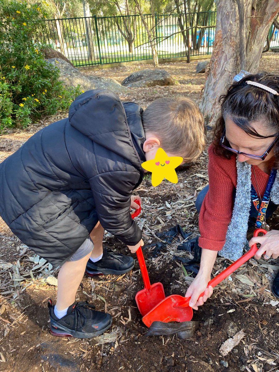 Ryan8Kellie's tweet photo. Kindergarten had so much fun creating our own weather station today and finding the perfect location for it. #capturecurran #lovewhereyoulearn @NSWEducation https://t.co/K27FGU0r9p