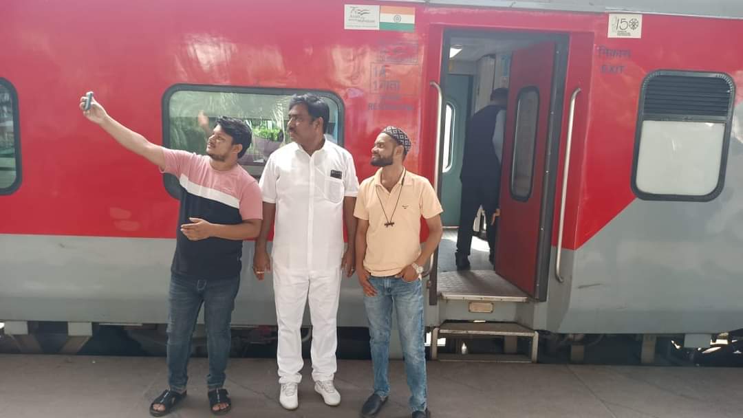MTauseefAlam's tweet photo. मुंबई से दिल्ली के लिए प्रस्थान,आप सभी से दुआओं की दरख्वास्त है! https://t.co/xa8tCoGNf0