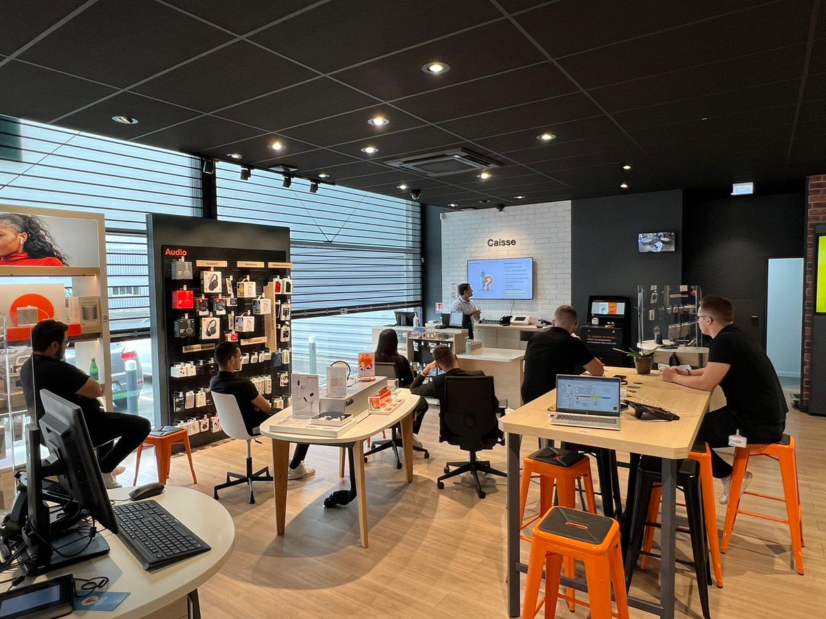 #SatisfactionClientsalarié se joue aussi en coulisse par des réunions d'équipe sur : process gestion stock et SAV. Force de la Com pour réussirensemble
<a href="/MohaMoumS/">Mohammed Moumou</a> <a href="/OrangeNvAquit/">Orange Nouvelle Aquitaine</a> <a href="/clem_c86/">Clément</a> <a href="/vlad_enea/">Enea Vlad</a> <a href="/just_tiinee/">justine berthomme</a>  <a href="/maudjouenne/">MAUD</a> <a href="/sebastienmarot/">sebolavi</a> <a href="/lilyott/">🦦</a> <a href="/CantaveneraV/">Cantavenera Valerie</a> @MedhiBezzouine