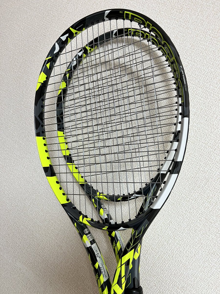 teru4454's tweet photo. ラフィノさんで予約していたPure Aero早速届いた!
発売日翌日!!
しかもフッ���ーさん @Fukizuka_LAFINO が張ってくれている!
ありがとうございます😊
今晩早速打ちます!!🎾
#Babolat
#BabolatJapan
#BabolatFamily
#PureAero
#OwnYourSpin
#バボラ
#バボラジャパン
#バボラファミリー https://t.co/FdCvGitKTy