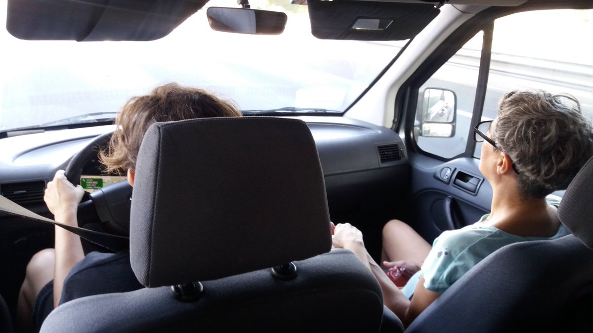 EliGras's tweet photo. Esmolets on the road! @eufonic_fest @lulathomas @LaMueblesZ @EliGras @marmorey https://t.co/SW2xIe1x02