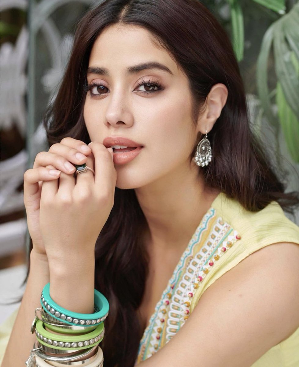 janhvikapoorr's tweet photo. Helloo 💓 https://t.co/iUeUVN8nl7