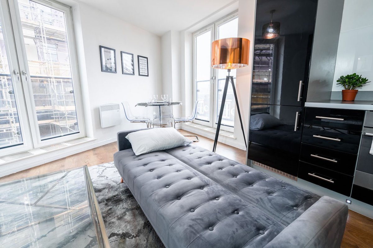 maevela_'s tweet photo. All of our apartments are within walking distance of the city centre! #ServicedAccommodation #ServicedApartment #LuxuryApartment #LuxuryApartments #LuxuryAirbnb #Brum #BirminghamLife #Birmingham #ServicedApartments #brumhour https://t.co/08bNdnHwIo